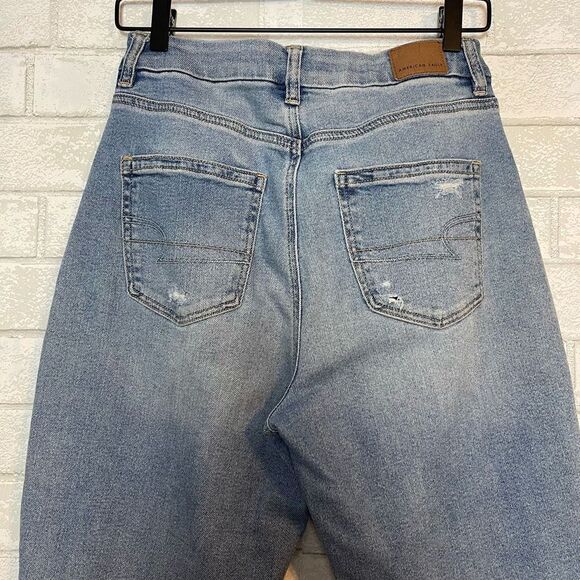 American Eagle Distressed Curvy Mom Jeans 4 - Picture 3 of 7